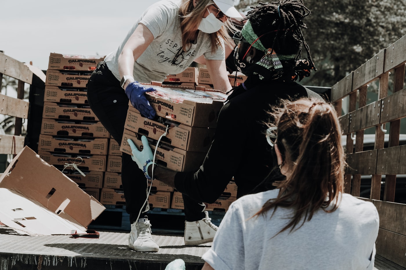 Volunteers distributing food supplies